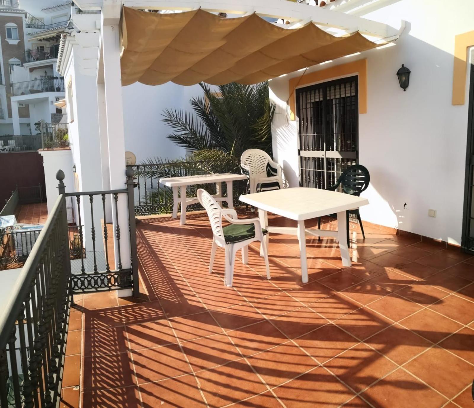 Hébergement de vacances 5 Bed Family With Pool